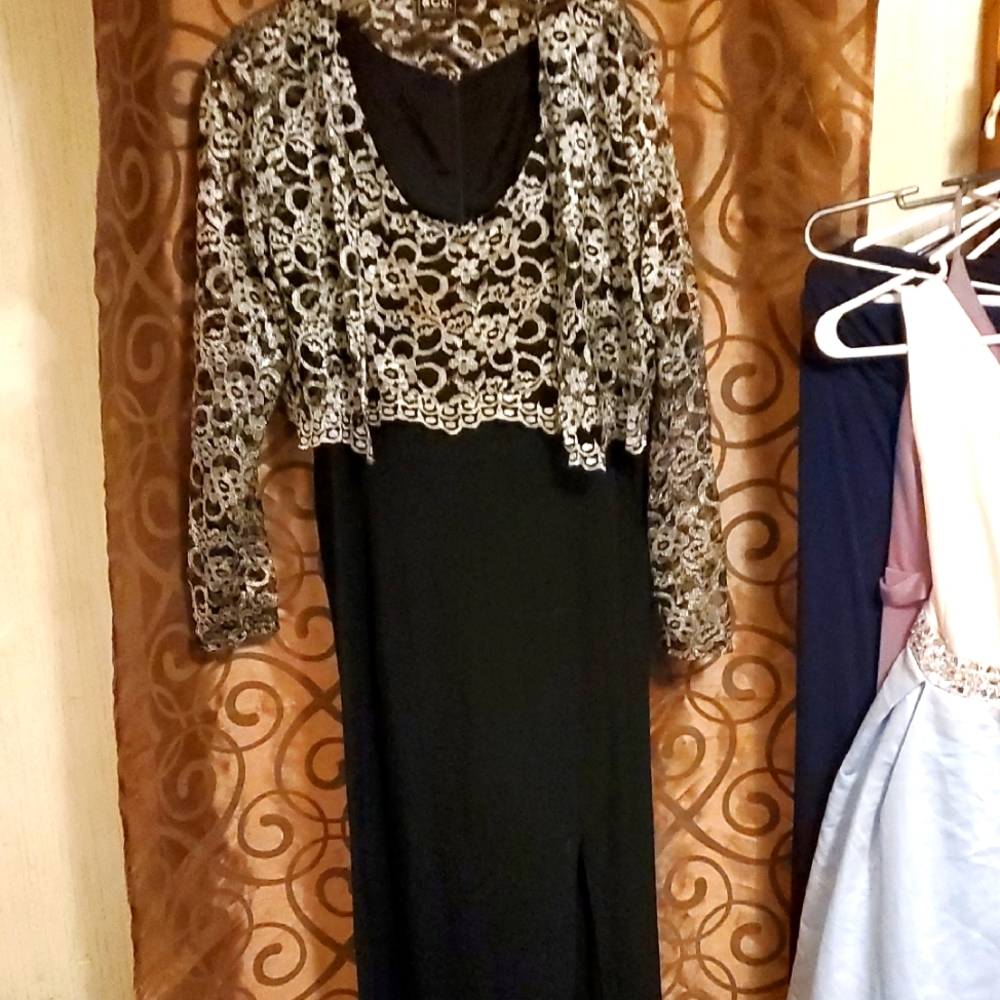 Black and Silver Long Sleeve Scoop Neck Gown